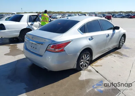 2015 Nissan Altima 2.5 S из США, поврежденный, VIN 1N4AL3AP6FN872399